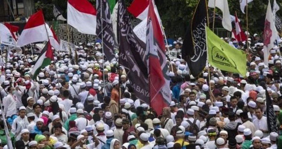 'Kafir Vali İstemiyoruz' Protestosu