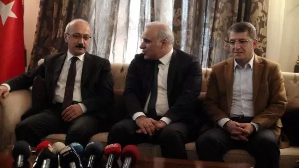 Kalkınma Bakanı Elvan: Biz Büyümeye Devam Ediyoruz Kalkınma Bakanı Elvan: Biz Büyümeye Devam Ediyoruz