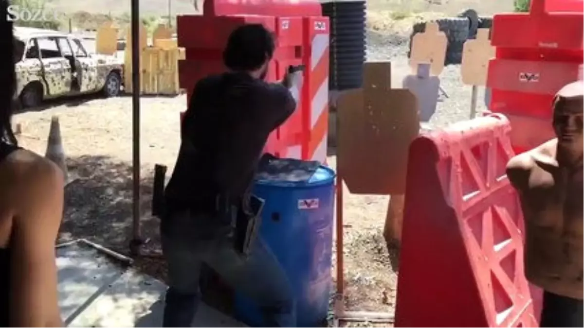 Ünlü Oyuncu Özel Timcileri Aratmadı!