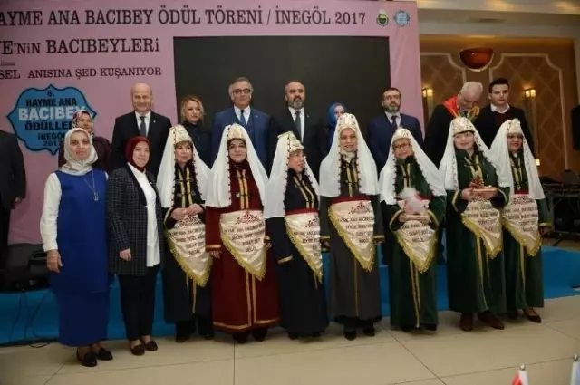Başkan Toru'ya 'Bacıbey' Ödülü Başkan Toru'ya 'Bacıbey' Ödülü