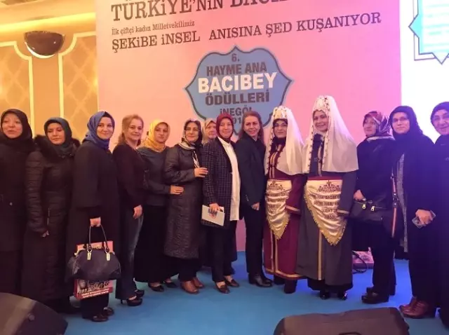 Başkan Toru'ya 'Bacıbey' Ödülü Başkan Toru'ya 'Bacıbey' Ödülü