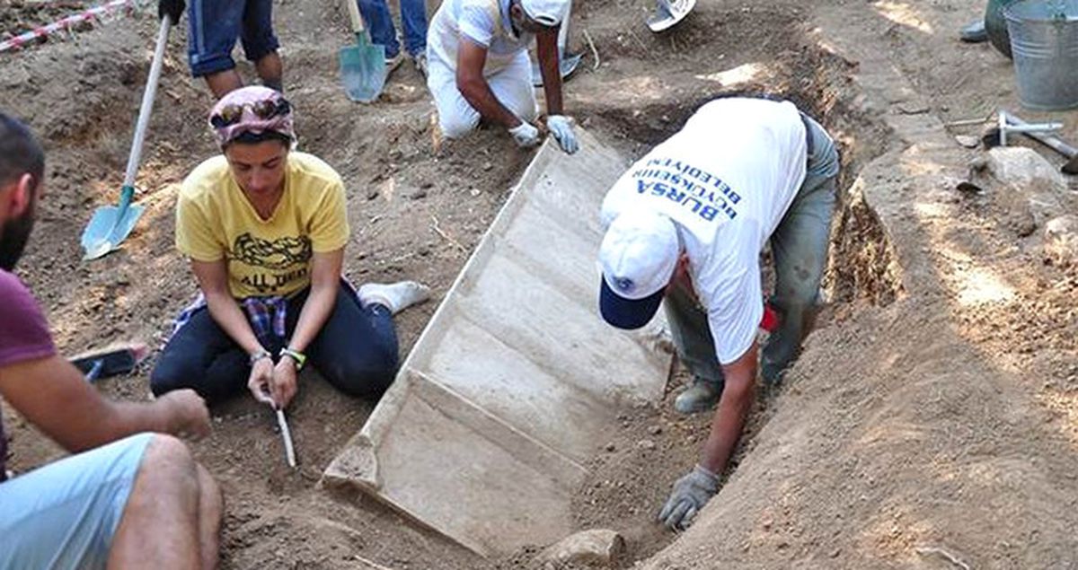 Bursa'da Üç Tarihi Mezar Bulundu