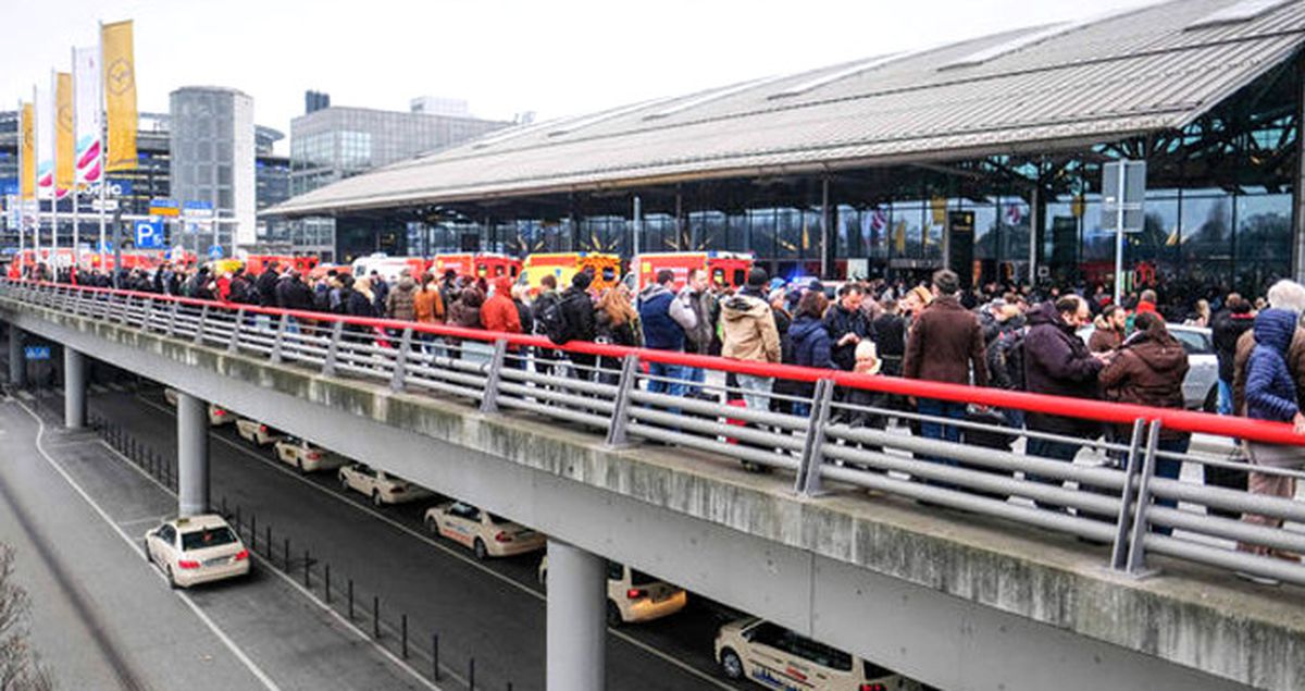Hamburg Havaalanında Tehlikeli Madde Paniği! Yüzlerce Yolcu Tahliye Edildi
