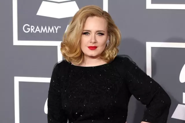 59. Grammy Ödülleri Sahiplerini Bulurken Adele Geceye Damga Vurdu 59. Grammy Ödülleri Sahiplerini Bulurken Adele Geceye Damga Vurdu