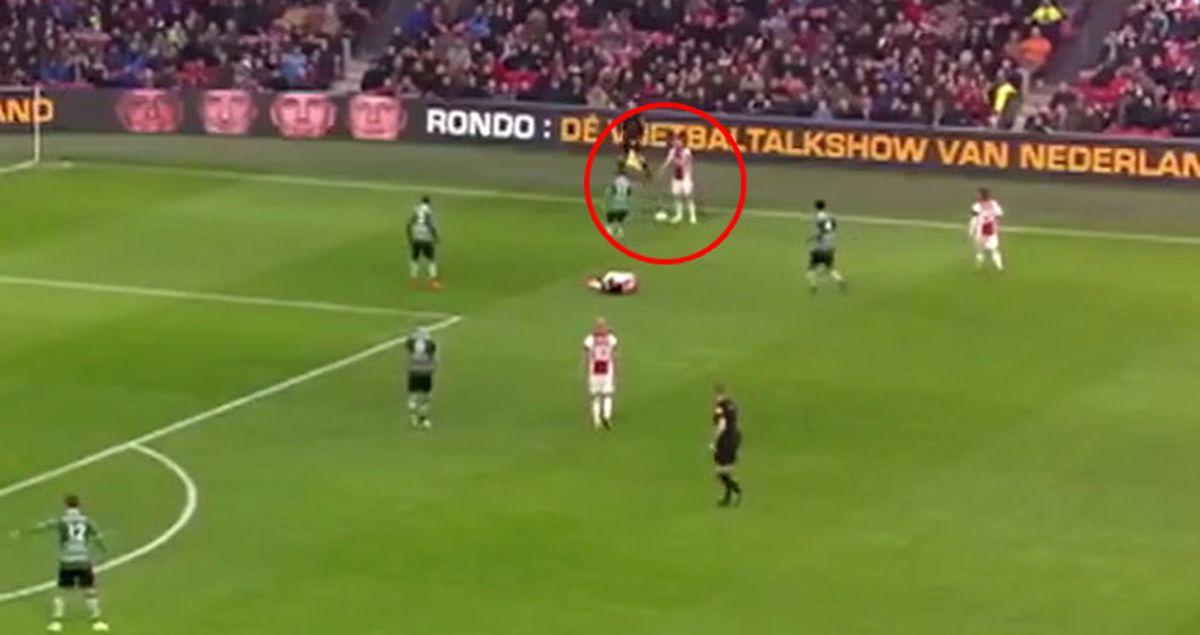Arkadaşı Sakatlandığı İçin Eliyle İzin İsteyen Futbolcu, Maça Devam Edince Tepki Çekti
