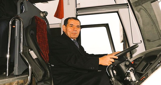 galatasarayli-taraftar-baskan-dursun-ozbek-i-9259516_9797_o.jpg