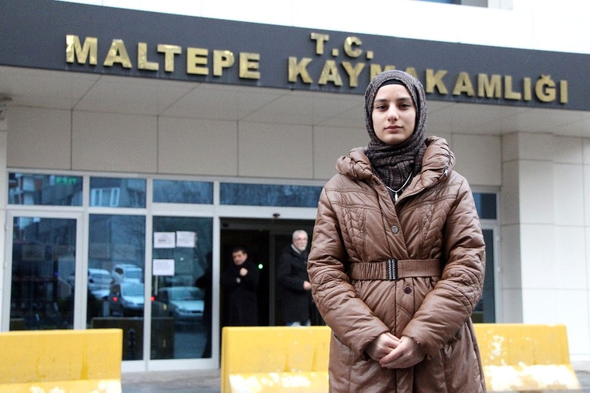 Genç Kıza Minibüste Çirkin Saldırı