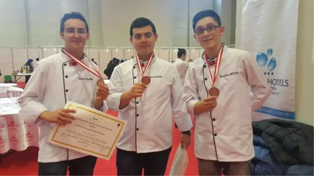 Samsunlu Öğrenciler 'Gastronomi Festivali'nden Bronz Madalya ile Döndü