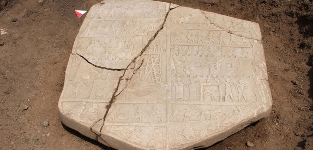 Yunanistan'dan Çalınan 1800 Yıllık Lahit Parçası Ait Olduğu Yere Dönüyor