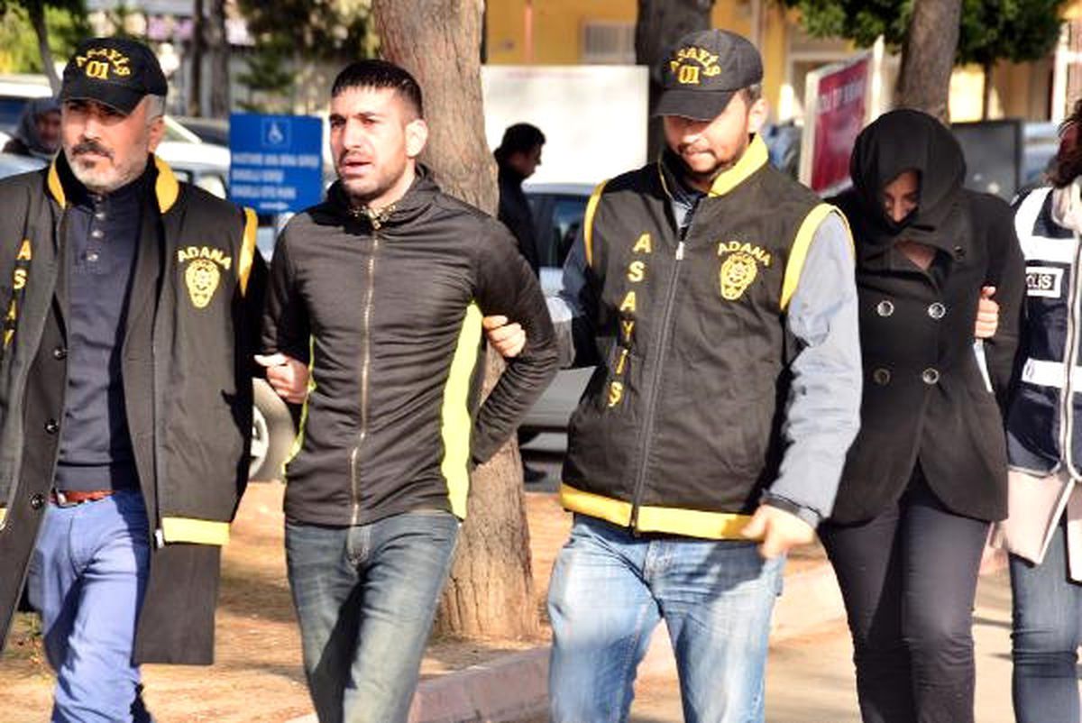 Halk Otobüsünde Cep Telefonu Çalan Çifti Kamera Yakalattı