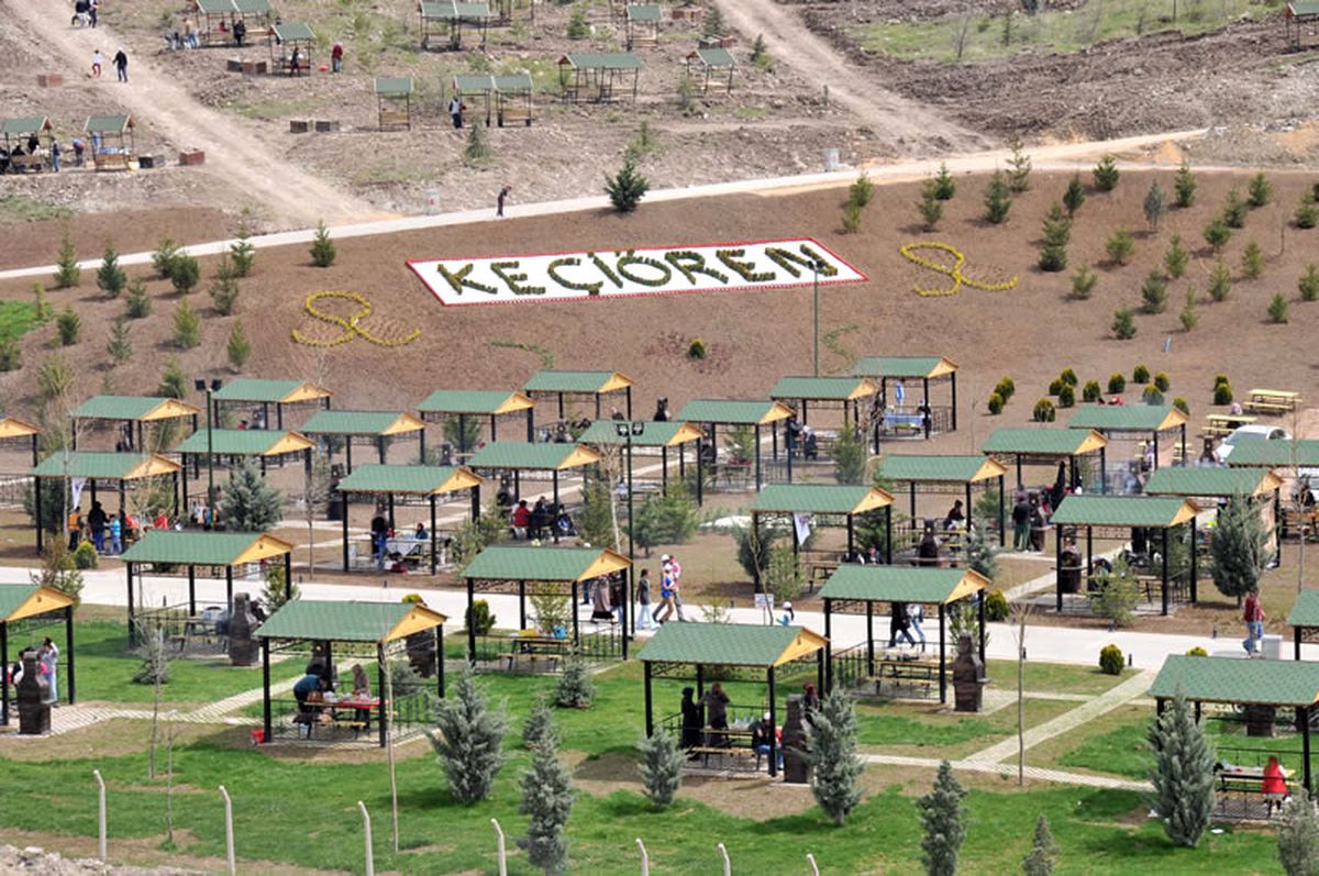 Kartaltepe Kent Ormanı'nda Aynı Anda 2 Bin 222 Kişi Piknik Yapabilecek