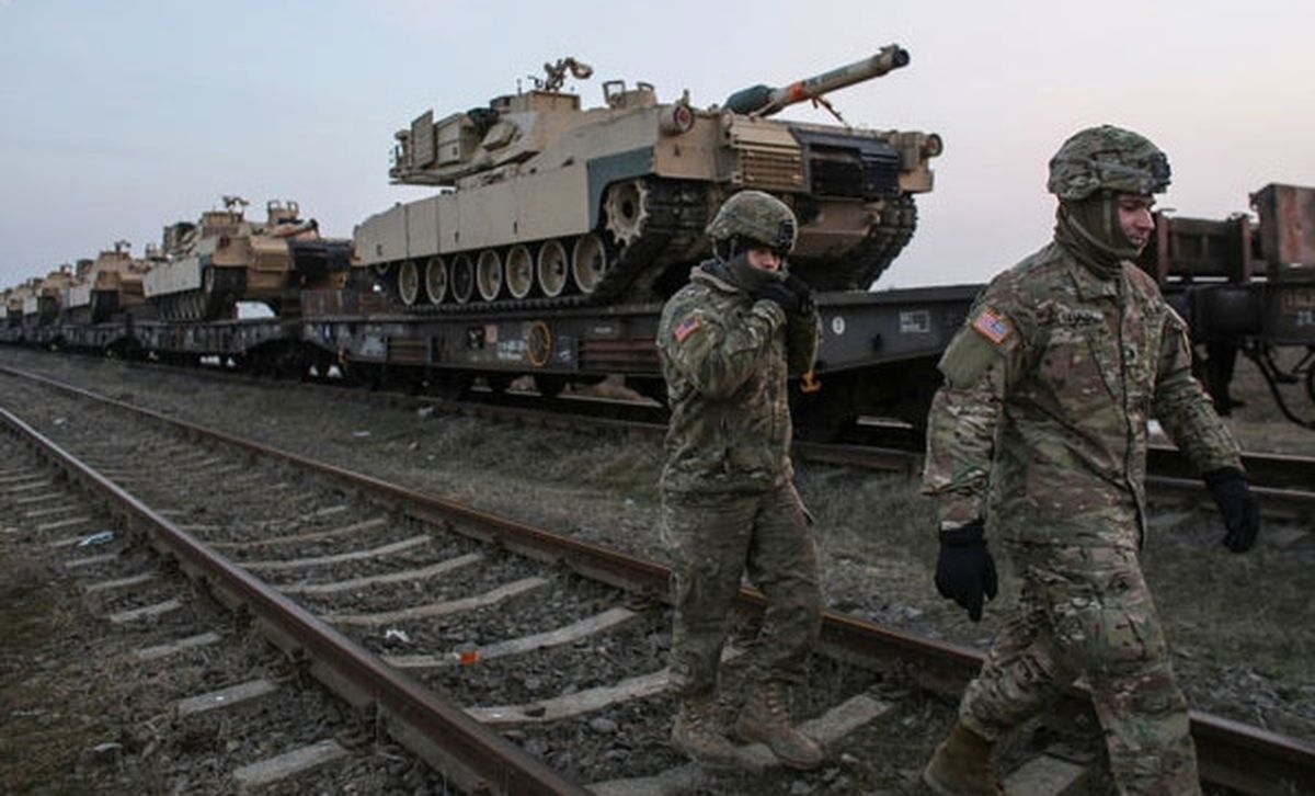 Rusya'yı Çıldırtacak Görüntü! ABD Tankları Karadeniz Kıyısındaki Hava Üssünde