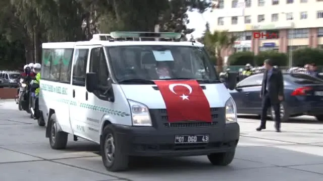 Adana Dedesinin Kucağında Şehit Babasını Bekledi Adana Dedesinin Kucağında Şehit Babasını Bekledi
