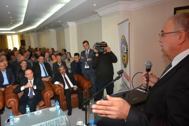 Başkan Kutlu Esnafa Yeni Anayasa ve Yeni Cumhurbaşkanlığı Sistemini Anlattı