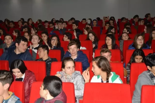 Eğitimci Yazar Kadir Keskin Gençlerle Buluştu Eğitimci Yazar Kadir Keskin Gençlerle Buluştu