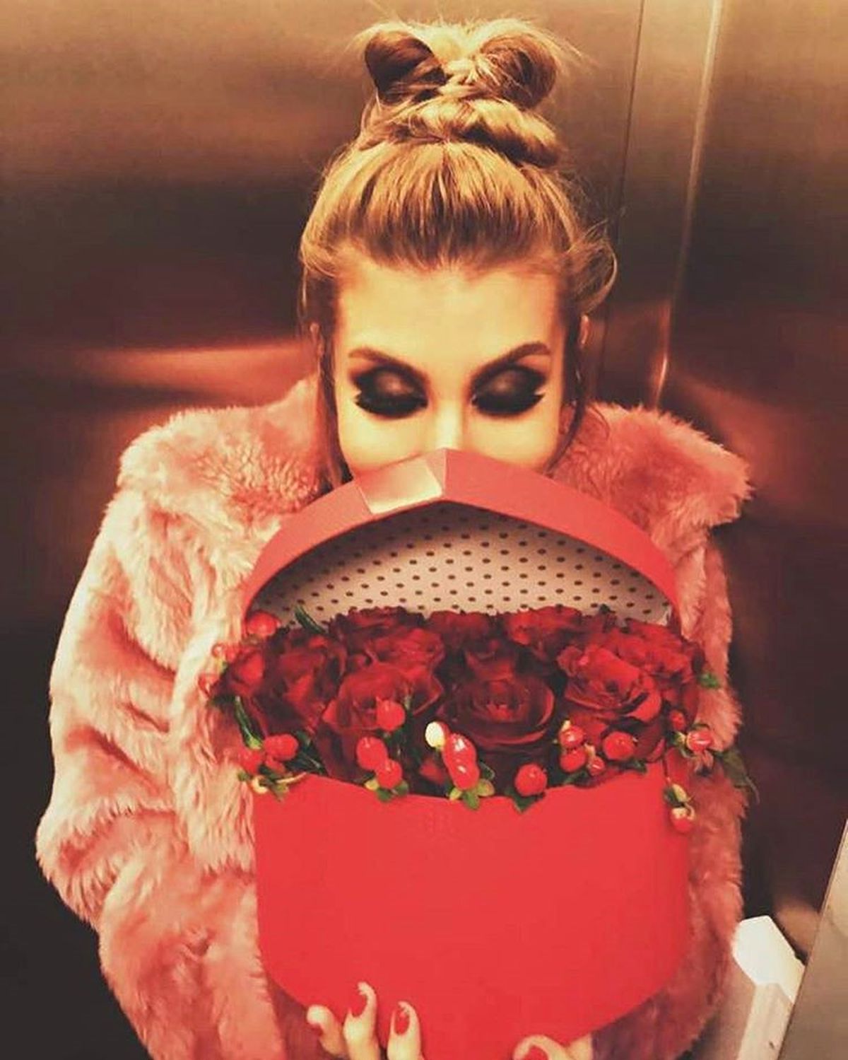 İrem Derici'den Instagram'da 'Vur Bana' Paylaşımı