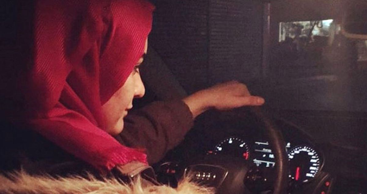 İstanbul Gecelerine Akan Hanife Fotoğraflarını Instagram'dan Paylaştı