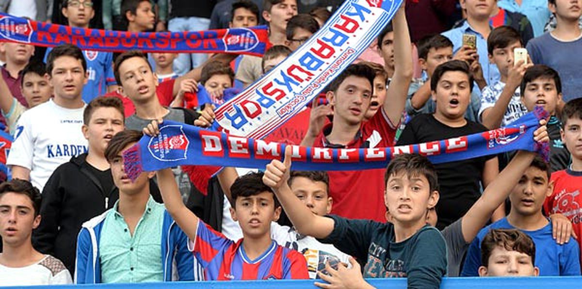 Karabükspor Taraftarı, Galatasaray'a Tepkili