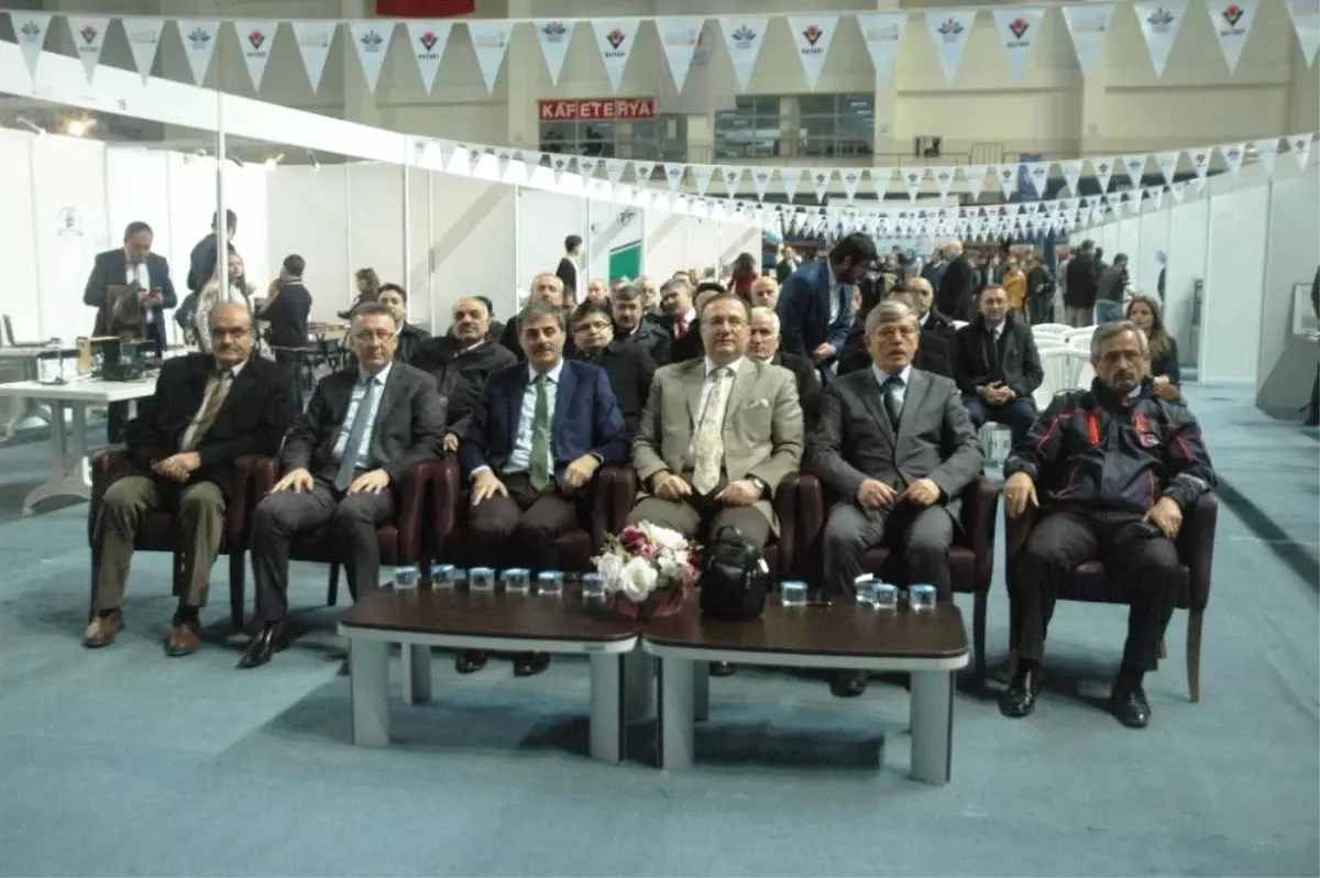 Sakarya'da 'Bilim Şenliği' Başladı
