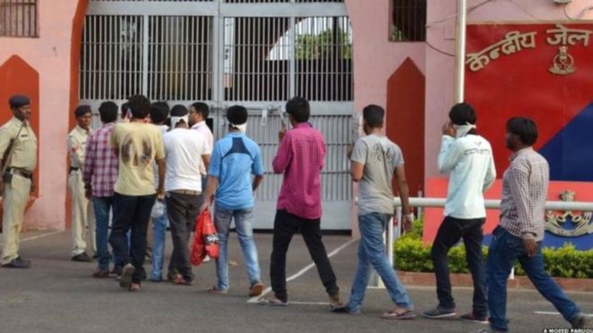 Yüzlerce Doktorun Ruhsatına Sınavda Hile Gerekçesiyle İptal Edildi