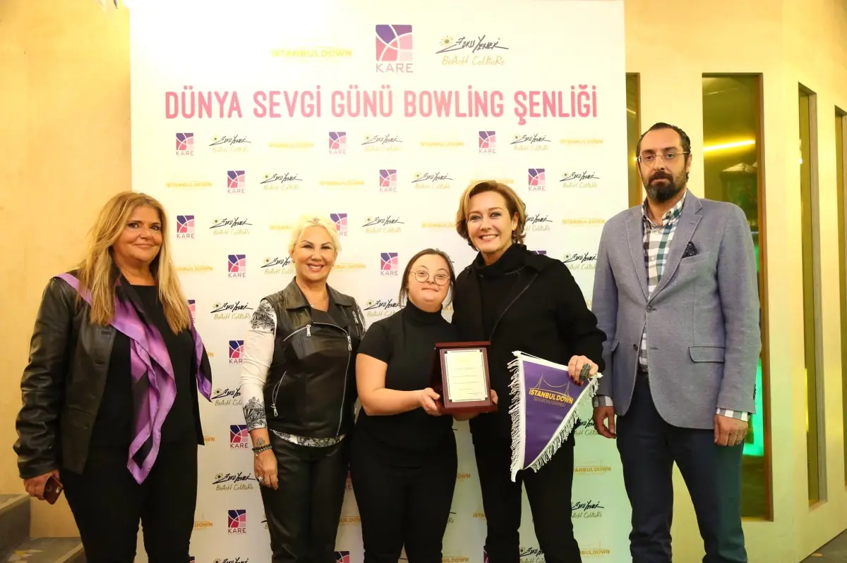 Down Sendromlu Çocukların Bowling Keyfi
