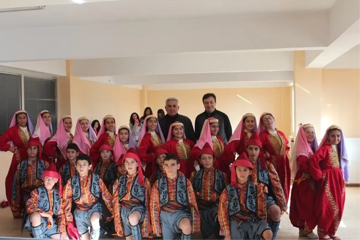 Mahmudiye Ortaokulu Halk Oyunlarında Birinci Oldu