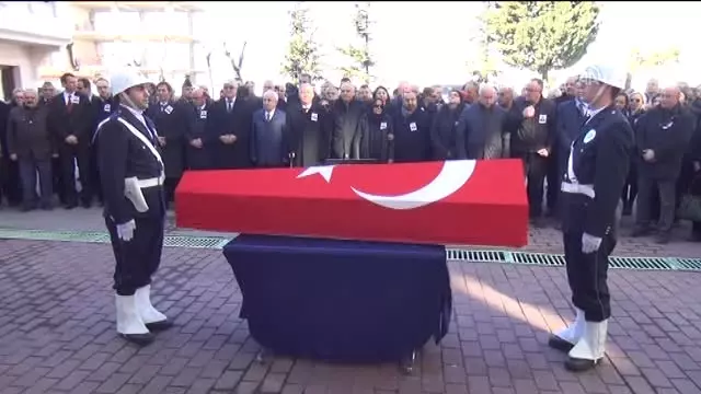 Babasının Cenazesini Akıllı Telefondan Izledi