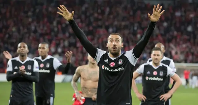 Cenk Tosun, UEFA Avrupa Ligi'nde Haftanın Futbolcusu Seçildi