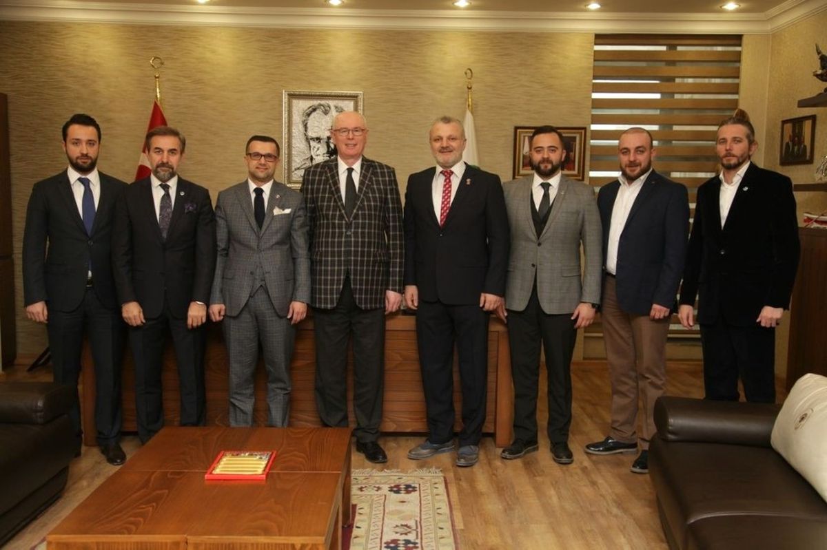 Genç İşadamlarından Başkan Kurt'a Ziyaret
