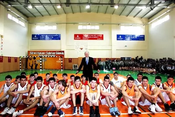İbb'nin Okul Spor Salonlarında Şampiyonlar Yetişiyor