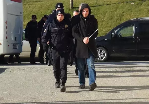 Sakarya Üniversitesi'nde Bylock Kullanan 10 Akademisyen Gözaltında