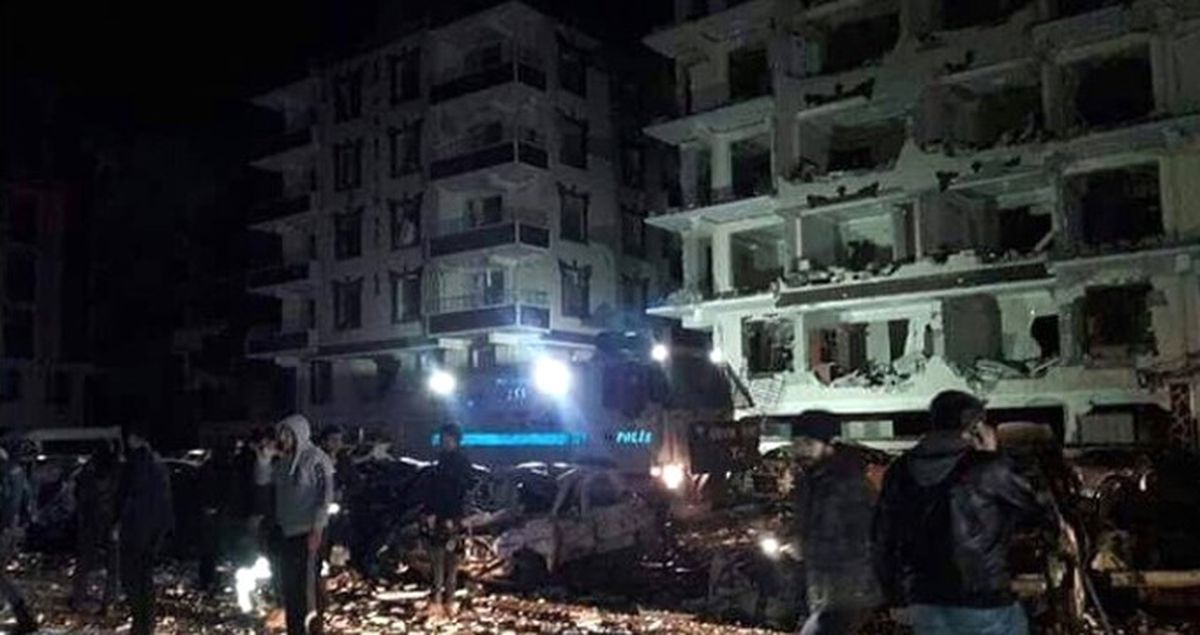Son Dakika! Viranşehir'de Hakim ve Savcı Lojmanlarına Bombalı Araçla Saldırı!