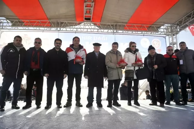 1. Ahir Dağı Atlı Kızak Yarışması Sona Erdi 1. Ahir Dağı Atlı Kızak Yarışması Sona Erdi