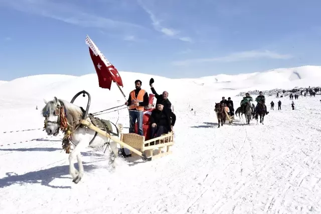 1. Ahir Dağı Atlı Kızak Yarışması Sona Erdi 1. Ahir Dağı Atlı Kızak Yarışması Sona Erdi
