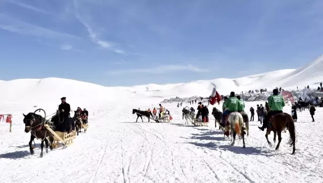 1. Ahir Dağı Atlı Kızak Yarışması Sona Erdi 1. Ahir Dağı Atlı Kızak Yarışması Sona Erdi