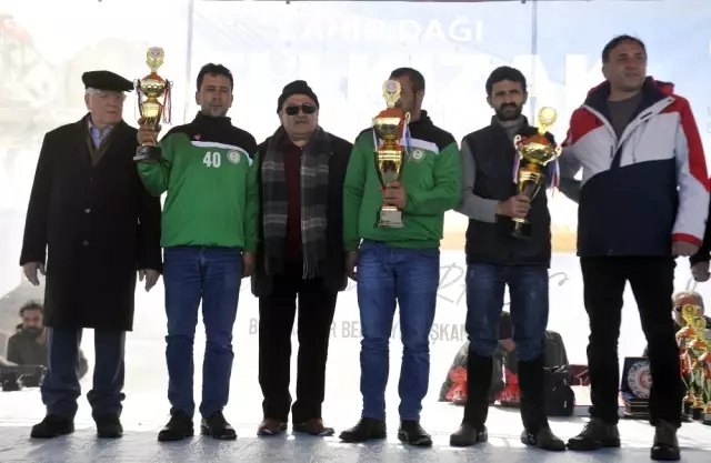 1. Ahir Dağı Atlı Kızak Yarışması Sona Erdi 1. Ahir Dağı Atlı Kızak Yarışması Sona Erdi