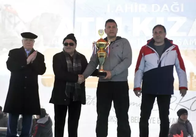 1. Ahir Dağı Atlı Kızak Yarışması Sona Erdi 1. Ahir Dağı Atlı Kızak Yarışması Sona Erdi