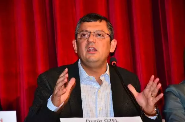 CHP'li Özel'den AK Parti ve Bahçeli'yi Eleştirisi CHP'li Özel'den AK Parti ve Bahçeli'yi Eleştirisi