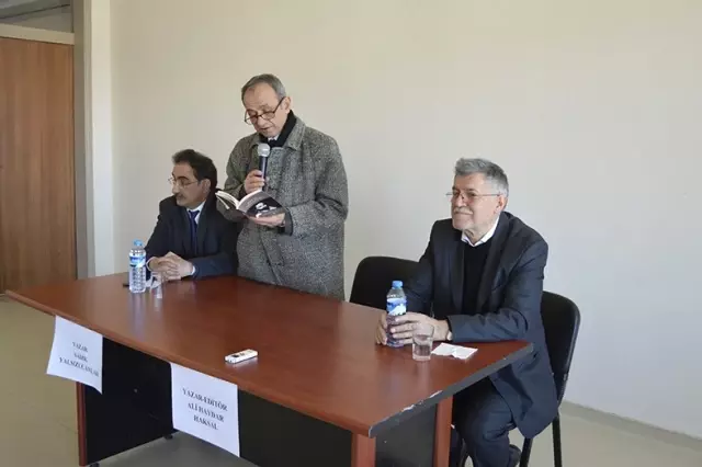 Erzurum'da 'Öğrenci-Yazar Buluşması' Devam Ediyor Erzurum'da 'Öğrenci-Yazar Buluşması' Devam Ediyor