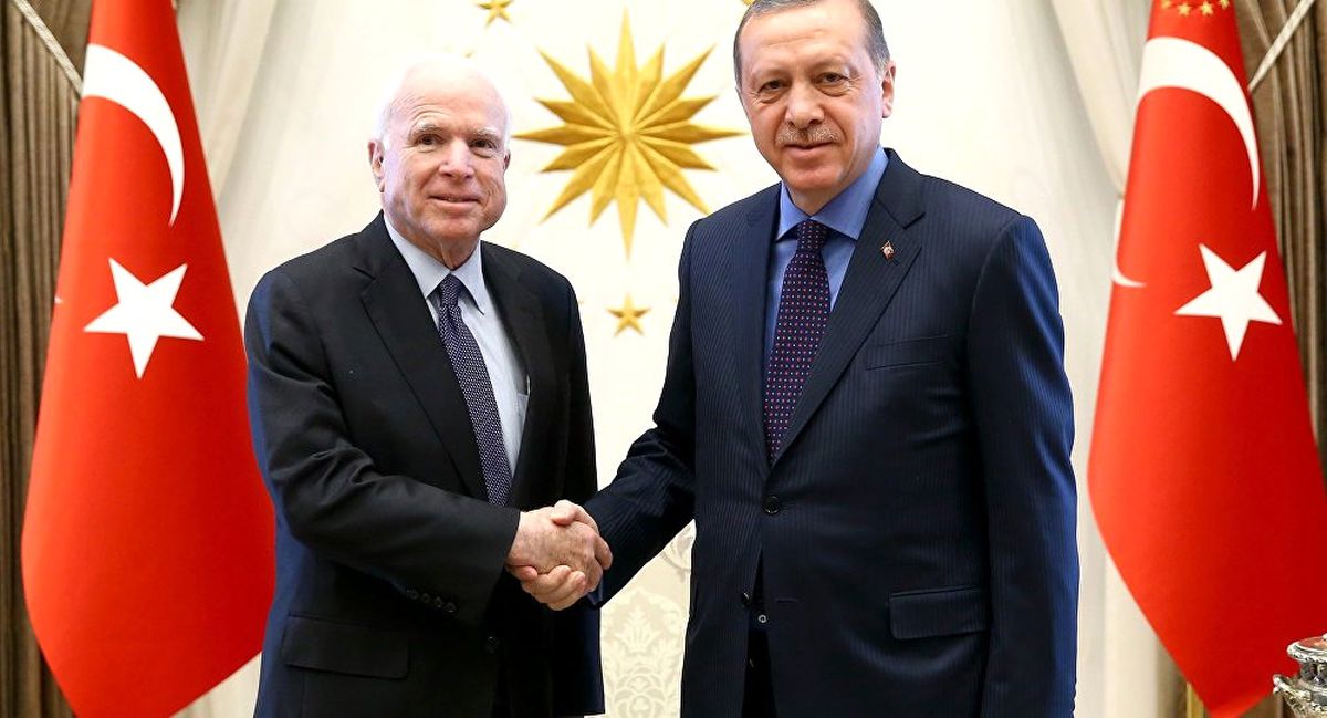 Fırat Kalkanı'na Karşı Çıkan ABD'li Senatör Erdoğan ve Yıldırım'la Görüştü