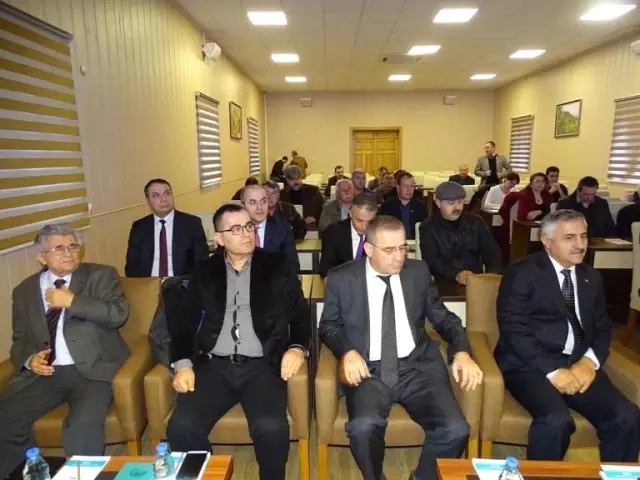 İncirliova'da Çiftçi Bilgilendirme Toplantısı Yapıldı İncirliova'da Çiftçi Bilgilendirme Toplantısı Yapıldı