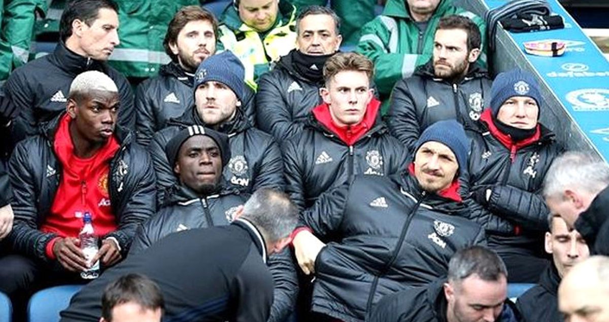 Manchester United Yedek Kulübesi, Federasyon Kupası Tarihinin En Pahalısı Oldu