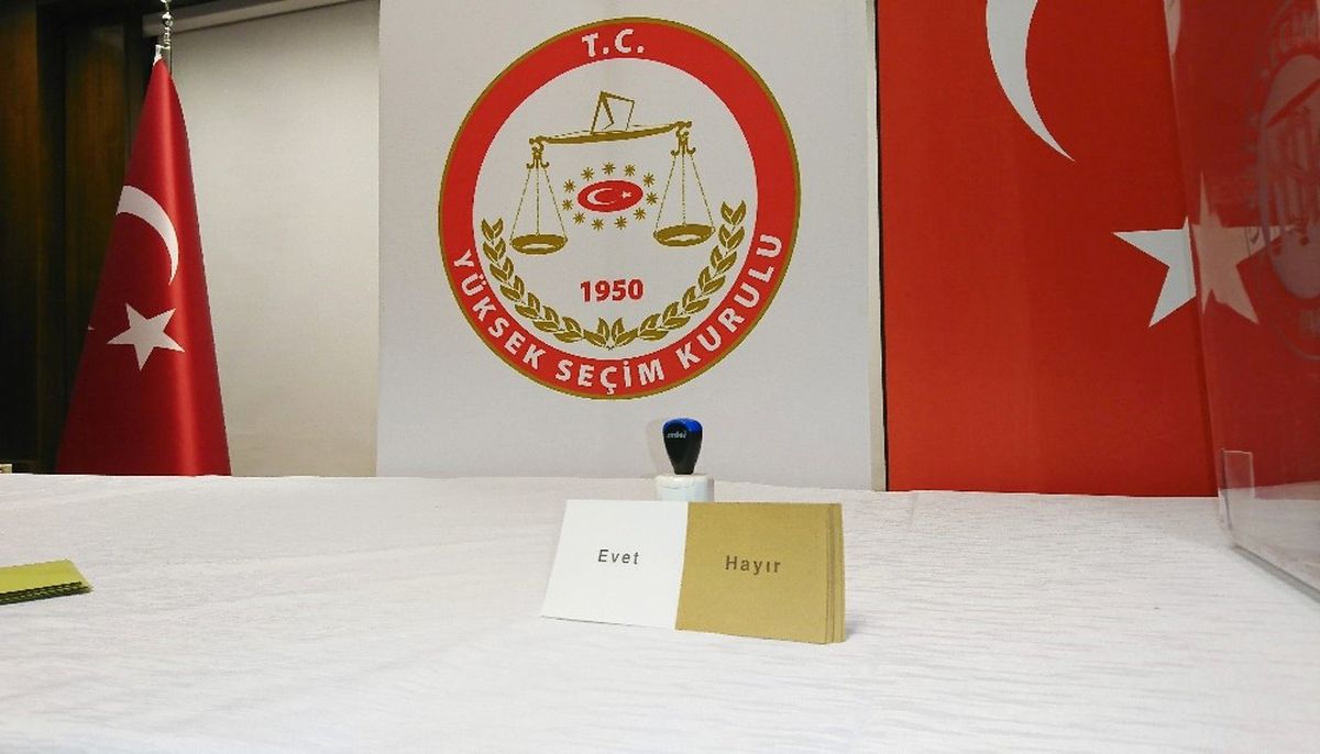 YSK, Oy Pusulalarını Tanıttı