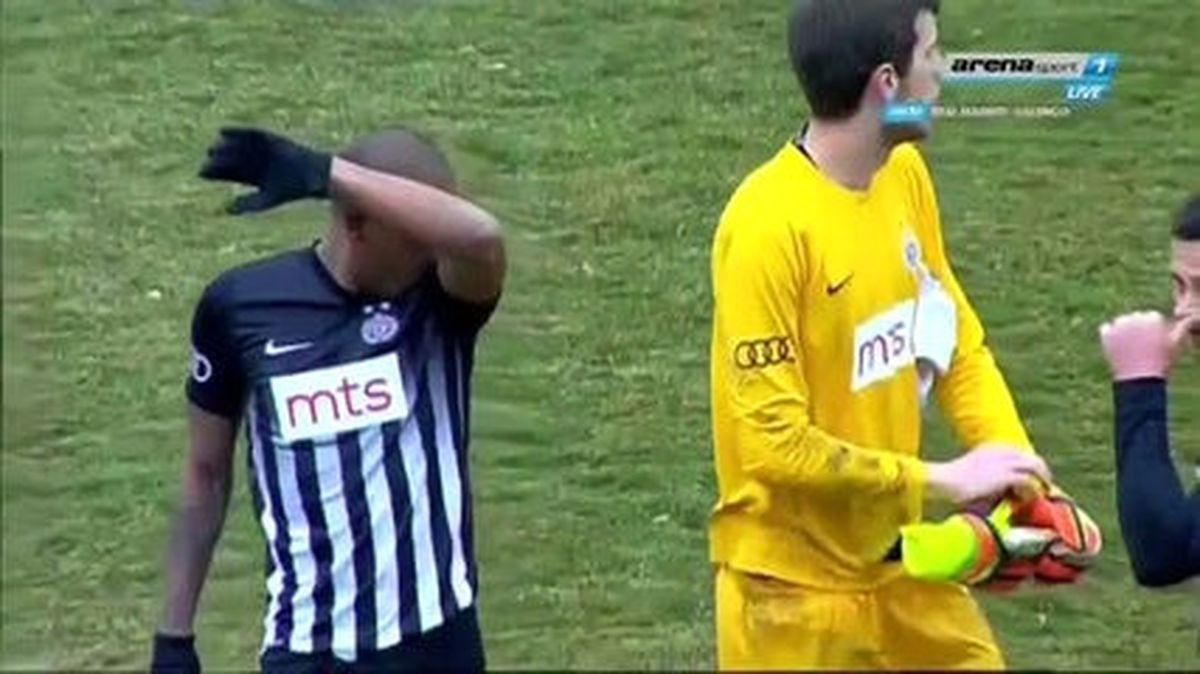 Everton Luiz'e Irkçı Tezahürat