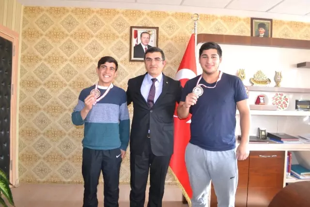 Şampiyon Çocuklar Erzurum'un Gururu Oldu Şampiyon Çocuklar Erzurum'un Gururu Oldu