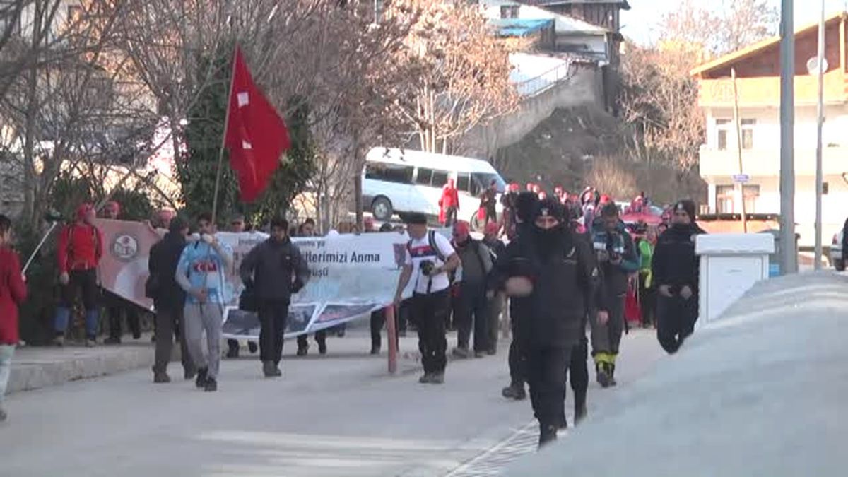 Şerife Bacı ve Tüm Şehitlerimizi Anma Istiklal Yolu Yürüyüşü