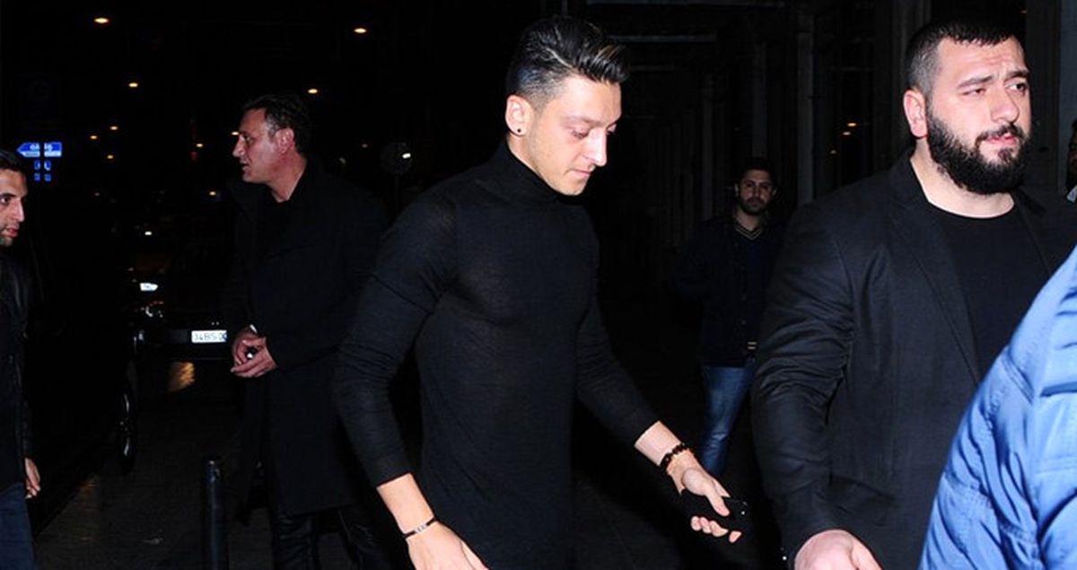Arsenal'lı Mesut Özil, Sevgilisiyle Birlikte İstanbul'a Geldi