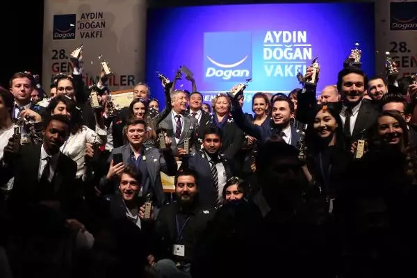 Aydın Doğan Vakfı'ndan Geleceğin İletişimcilerine Ödül