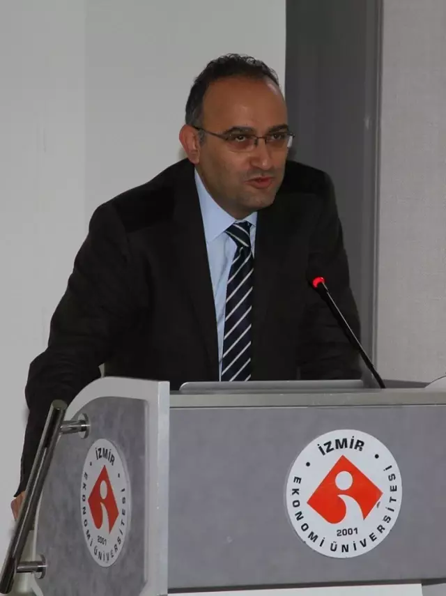 Fark Oluşturanlar İzmir Ekonomi'de