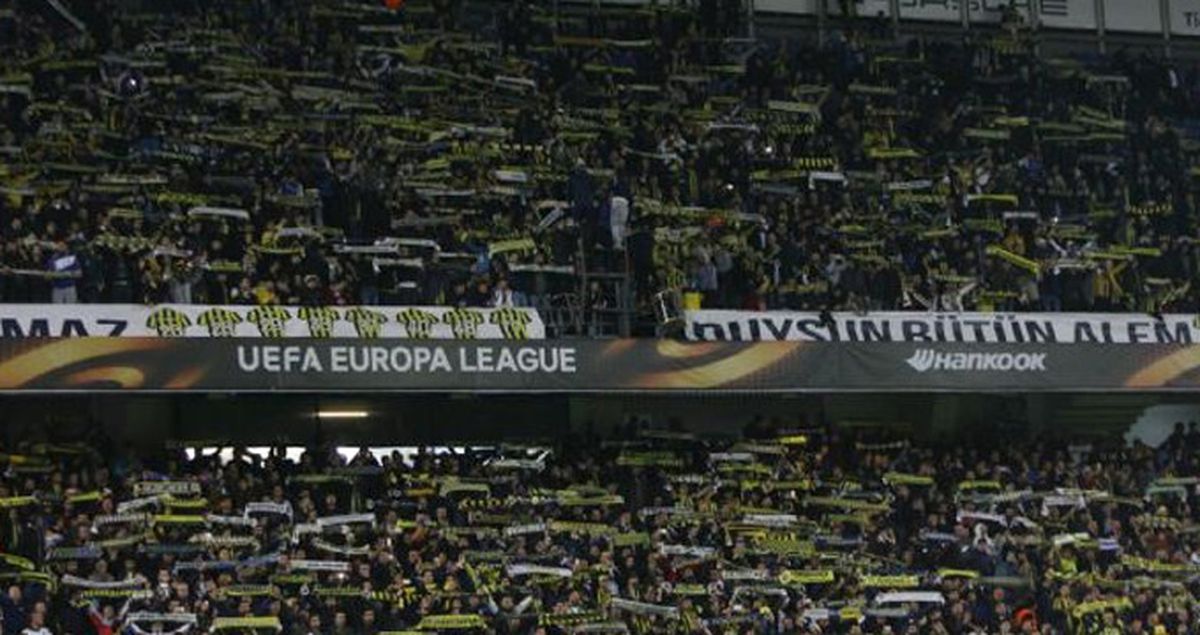 Fenerbahçeli Taraftarlar, 'Yönetim İstifa' Sesiyle Tüm Stadı İnletti